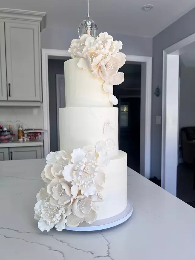 Wedding Cakes: Sprinkled by M 5