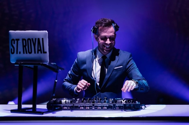 St. Royal Entertainment |Toronto Wedding Band | DJ