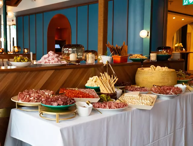 Restaurants: StockTC 20