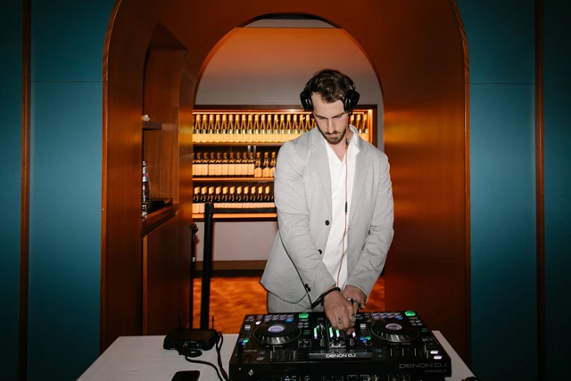 Restaurants: StockTC 9