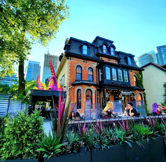 Restaurants: Storm Crow Manor 2