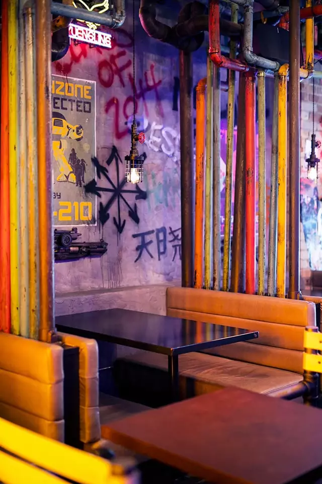 Restaurants: Storm Crow Manor 17