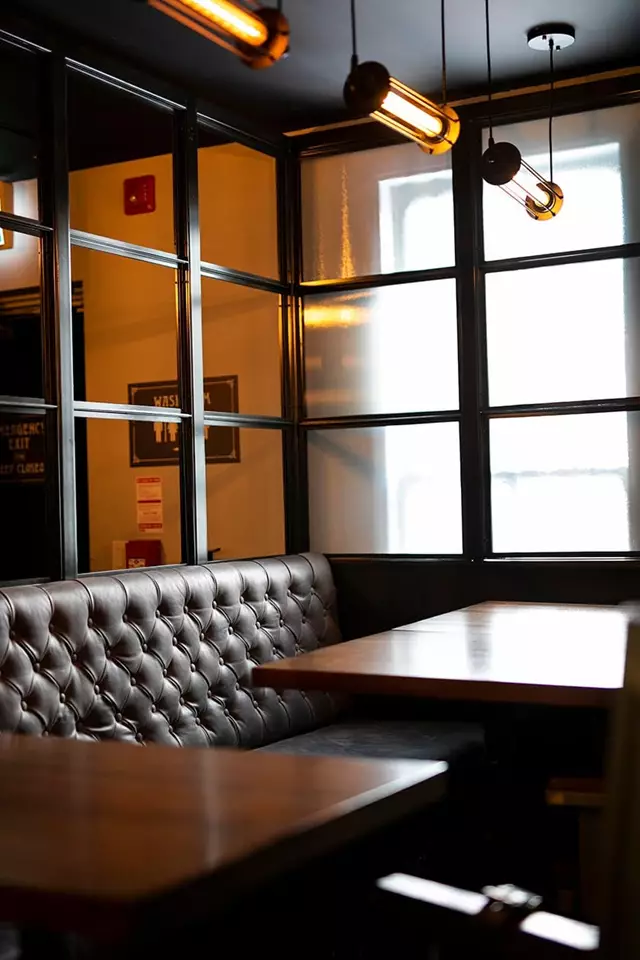 Restaurants: Storm Crow Manor 16