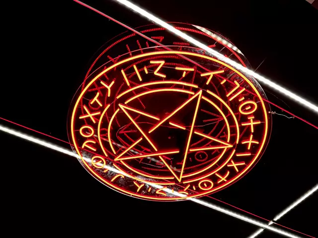 Restaurants: Storm Crow Manor 12