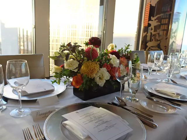 Restaurants: Stratus Restaurant 11