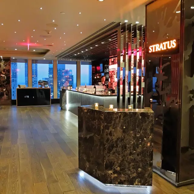 Restaurants: Stratus Restaurant 16