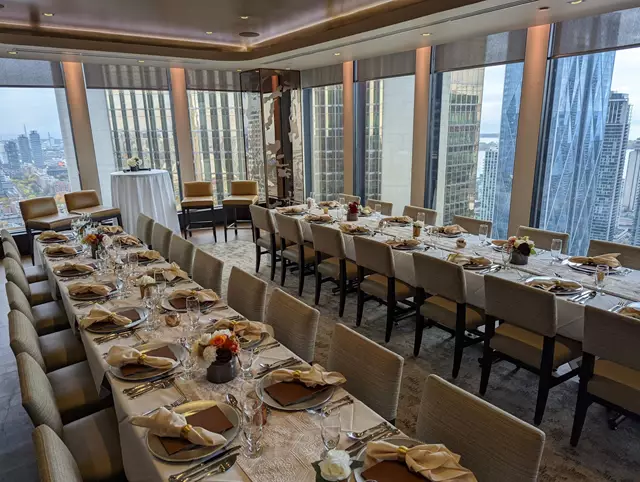 Restaurants: Stratus Restaurant 2