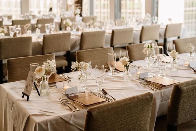 Restaurants: Stratus Restaurant 6