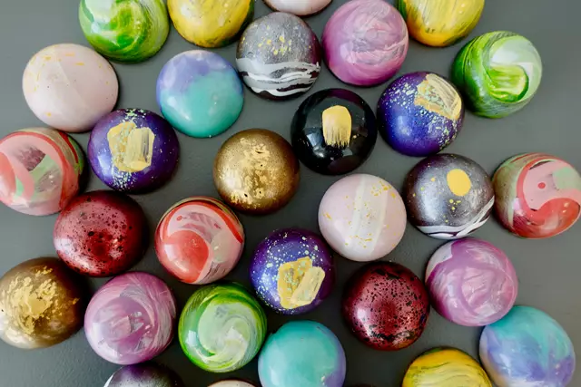 Specialty Desserts: Succulent Chocolates 1