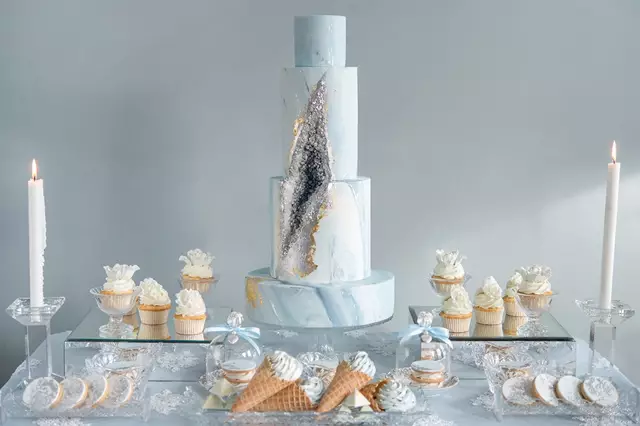 Wedding Cakes: Sweet Regards 2