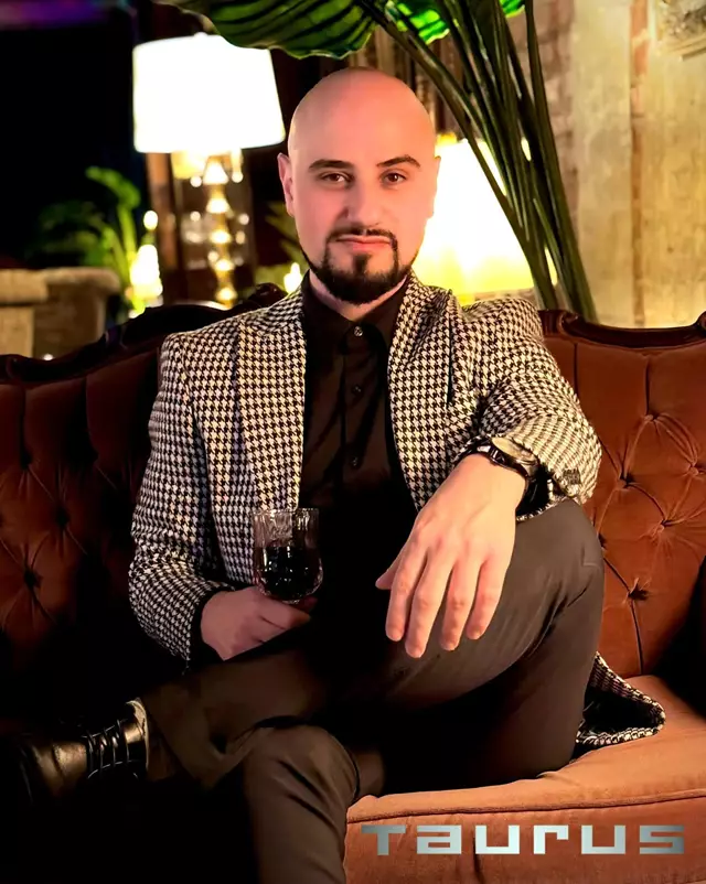 Disc Jockey's / DJs: Taurus Entertainment 22