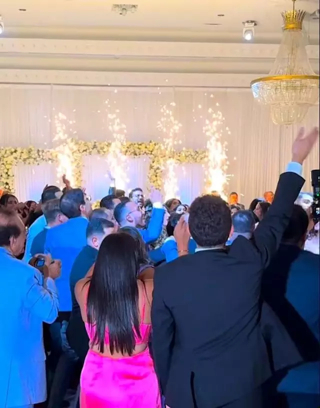 Disc Jockey's / DJs: Taurus Entertainment 11