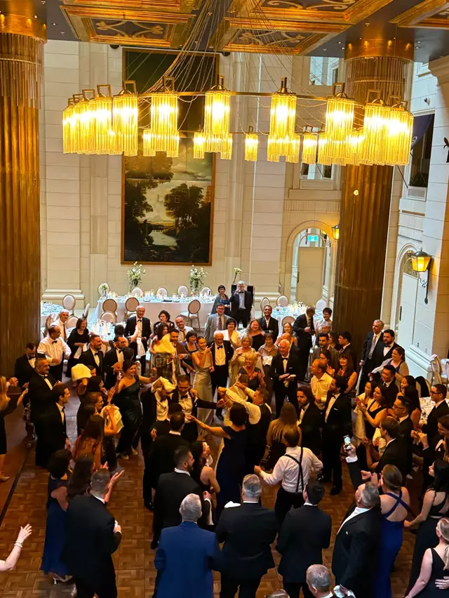 Disc Jockey's / DJs: Taurus Entertainment 10