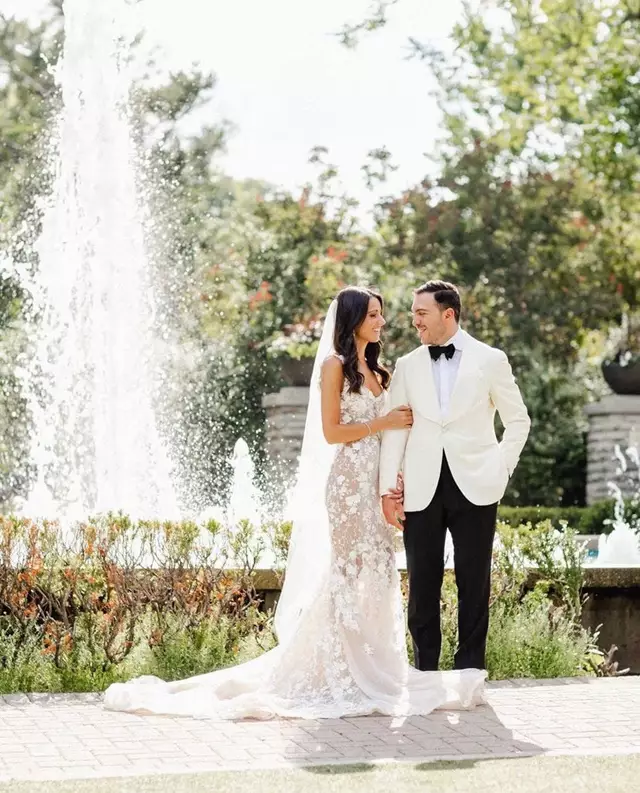 Disc Jockey's / DJs: Taurus Entertainment 18