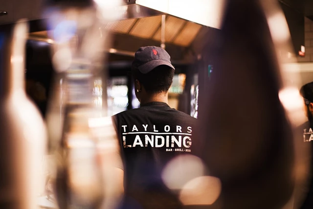 Restaurants: Taylors Landing 4