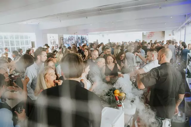 Disc Jockey's / DJs: The 194 Group 4