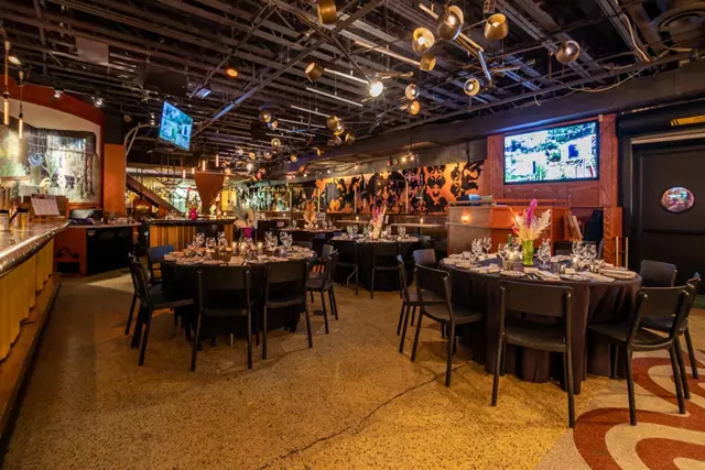 Hotels: The Drake Hotel 11