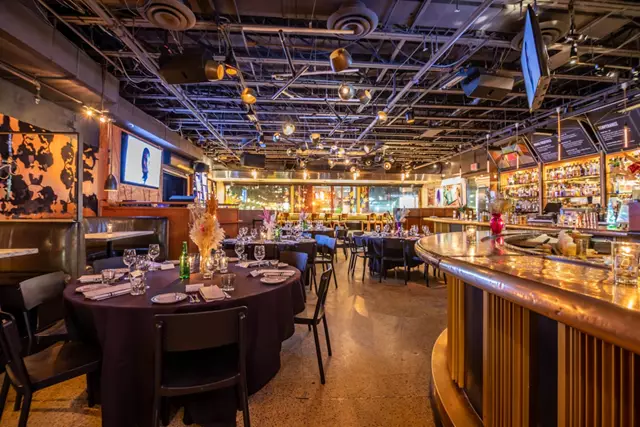 Hotels: The Drake Hotel 7