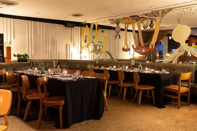 Hotels: The Drake Hotel 17