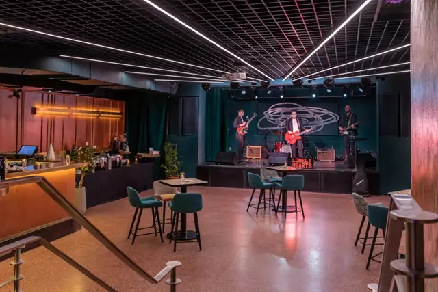 Hotels: The Drake Hotel 16