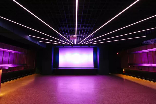 Hotels: The Drake Hotel 15