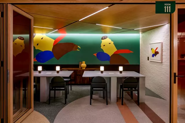 Hotels: The Drake Hotel 14