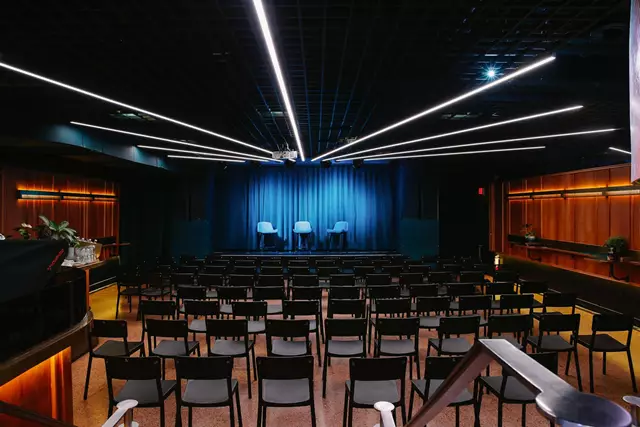 Hotels: The Drake Hotel 22