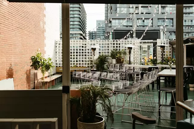 Hotels: The Drake Hotel 11