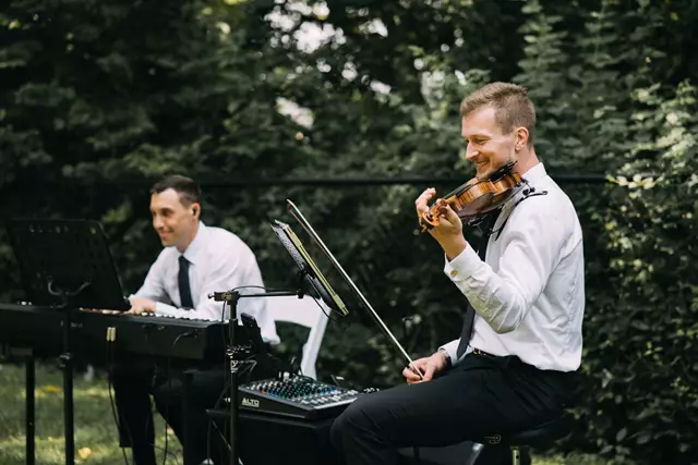 Live Music & Bands: The Fox Music 4