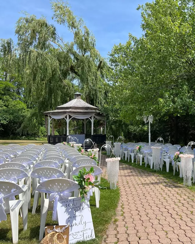 Mansions/Houses: The Glen 16