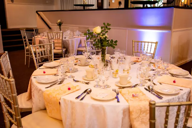 Mansions/Houses: The Glen 9