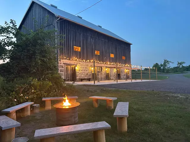 Barn Venues: The Hummingbird Barn Venue 1