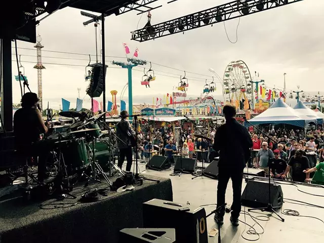 Live Music & Bands: The Jade Monkeys 3