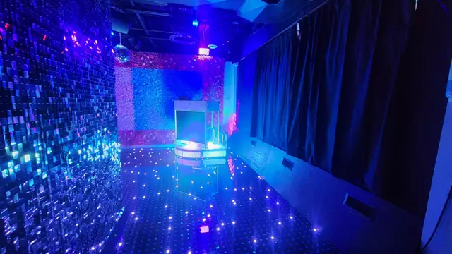 Entertainment Venues: The JunXion 6