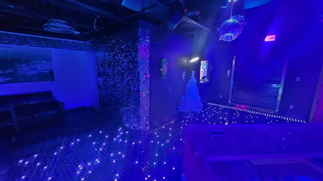 Entertainment Venues: The JunXion 7