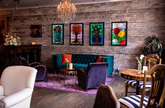 LOQ: Main Floor Green Lounge