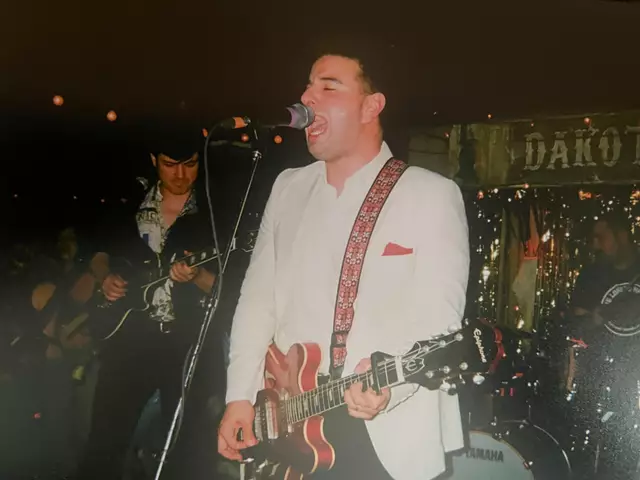 Live Music & Bands: The Lonely Hearts 2