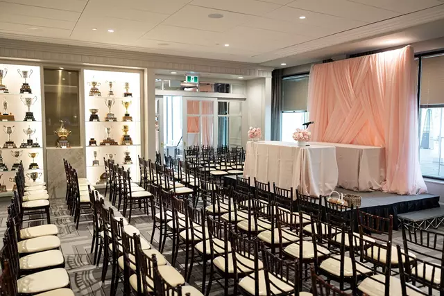 Golf & Country Clubs: The Oakdale Golf and Country Club 9