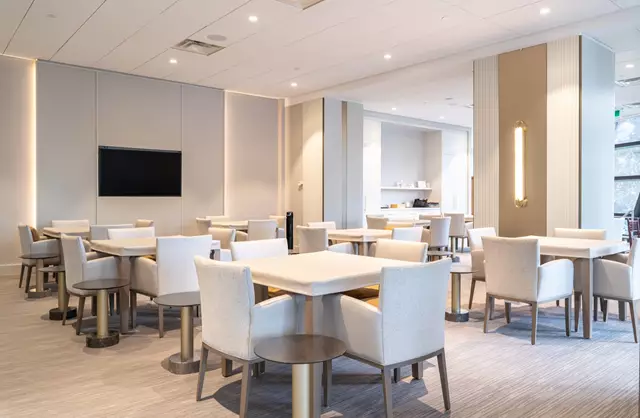 Golf & Country Clubs: The Oakdale Golf and Country Club 18