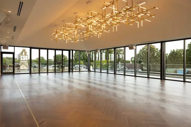 Hotels: The Postmark Hotel 19