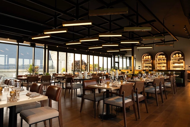 Hotels: The Postmark Hotel 1