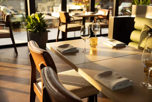 Hotels: The Postmark Hotel 27