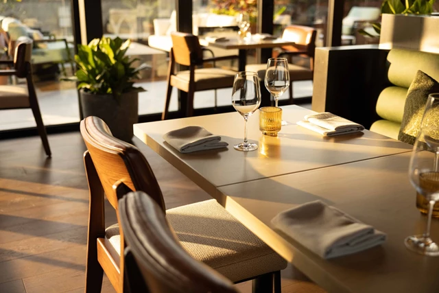 Hotels: The Postmark Hotel 11