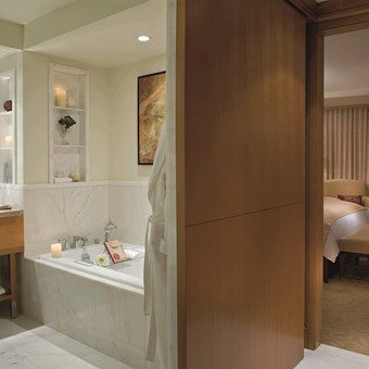Hotels: The Ritz-Carlton Toronto 32