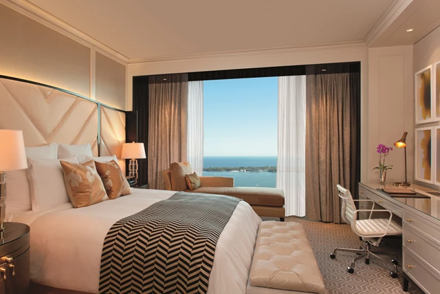 Hotels: The Ritz-Carlton Toronto 5