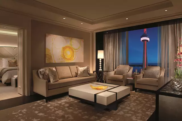 Hotels: The Ritz-Carlton Toronto 4