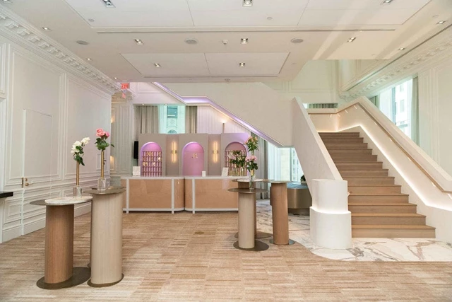 Hotels: The St. Regis Toronto 15