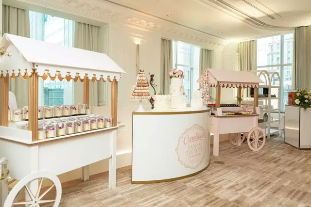 Hotels: The St. Regis Toronto 21