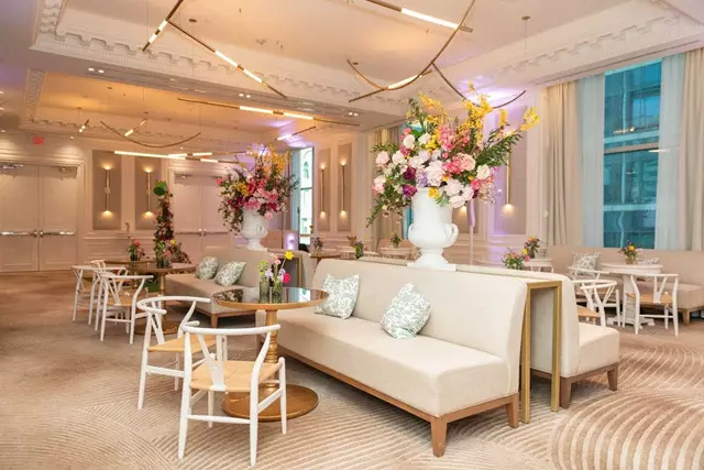 Hotels: The St. Regis Toronto 19