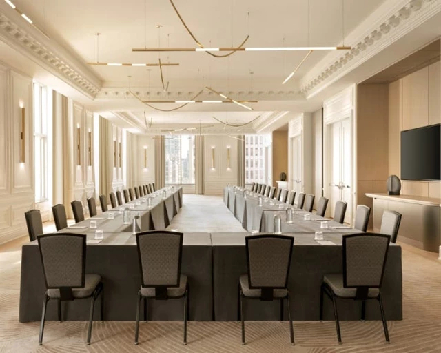 Hotels: The St. Regis Toronto 4